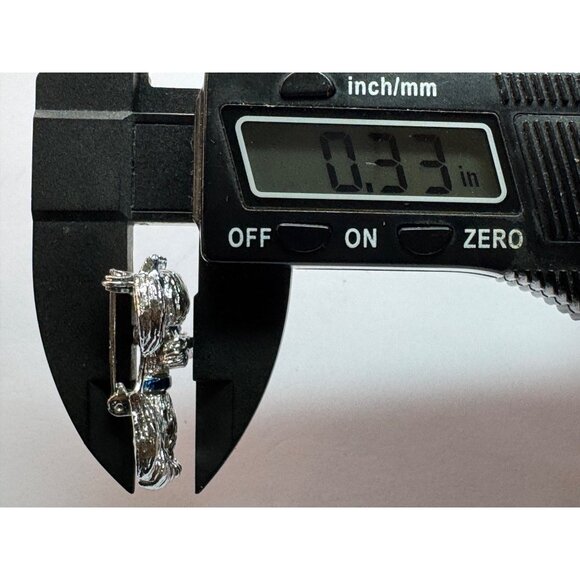 Vintage Silver Tone Dog Brooch Blue Glass Eyes & Enamel Bows Estate 12.6g Pin - Picture 7 of 8